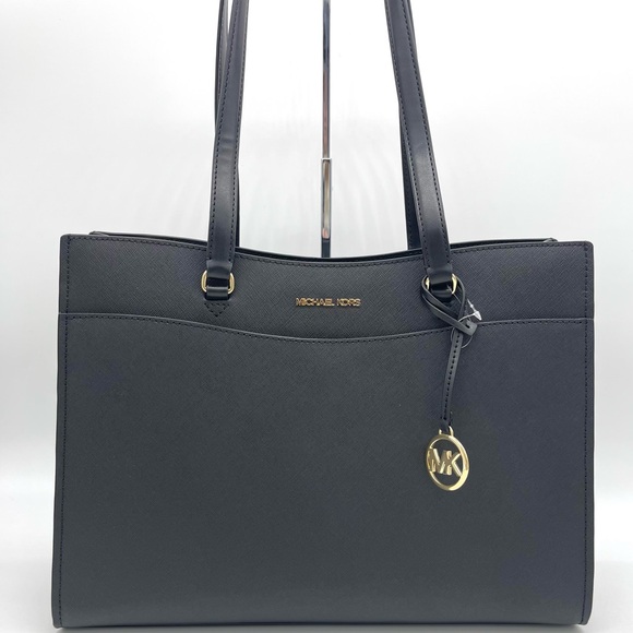 Michael Kors Large MF Pocket Shoulder Tote Bag - Picture 3 of 11